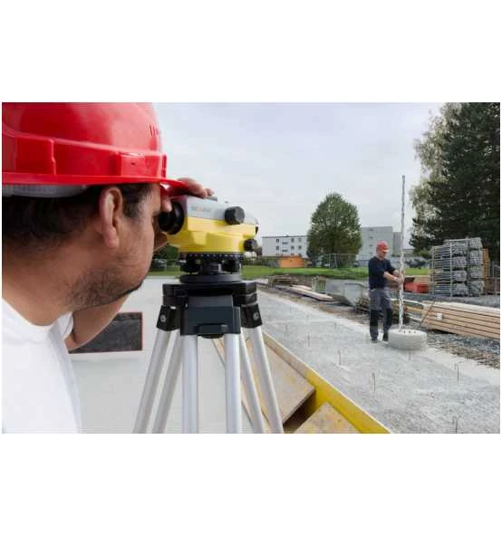 GeoMax Nivellierset ZAL224 Bestehend Aus: Nivellier, Stativ + Latte 5 GeoMax Nivellierset ZAL224 Bestehend Aus: Nivellier, Stativ + Latte – Bild 3